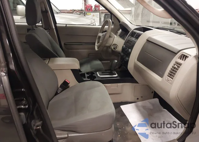 1FMCU9C72BKA38914: 43652486