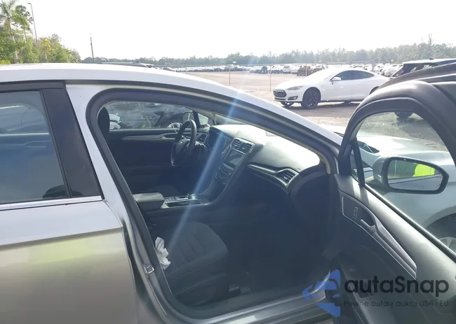 3FA6P0LU1LR184993: 43652609