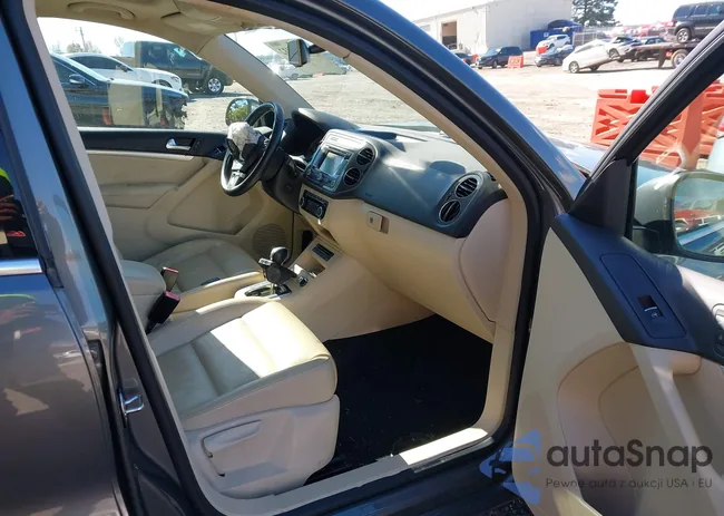 WVGAV7AX3CW005068: 43652832