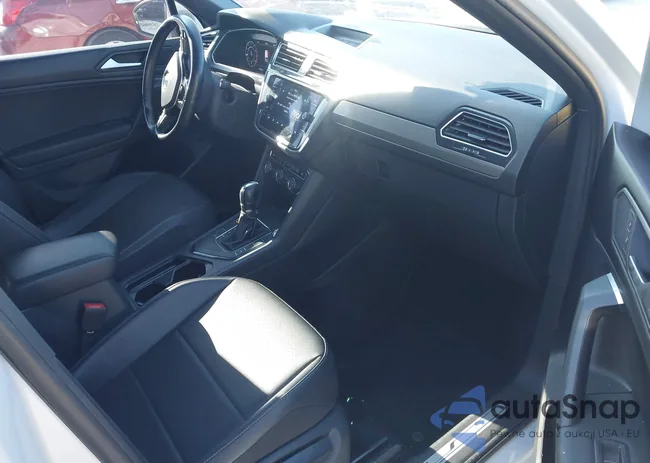 3VV3B7AX5KM055086: 43653816