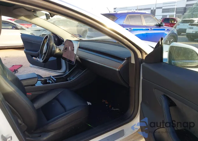 5YJ3E1EB9KF448160: 43656444