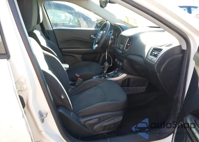 3C4NJDABXJT401893: 43656681