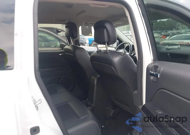 1C4NJCBA9GD677383: 43655905