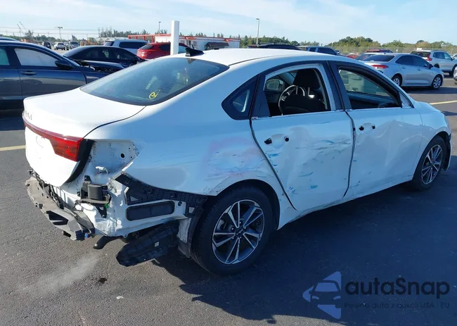 3KPF24AD5NE443160: 43655935