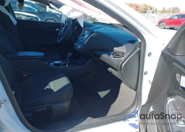 1G1ZC5ST0JF163029: 43657375