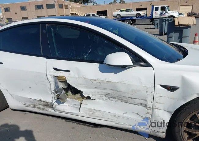 5YJ3E1EB7MF048424: 43657752