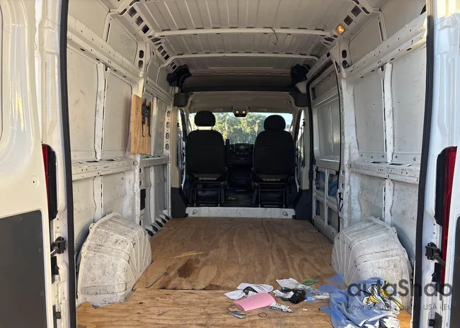 3C6TRVCGXJE112569: 43656830