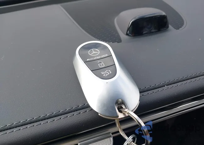 W1KLF6DB3TA220473: 43658468