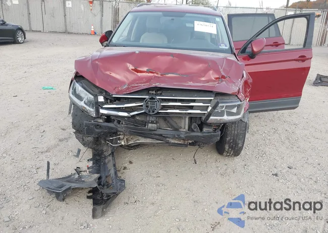 3VV0B7AX5JM125767: 43658531