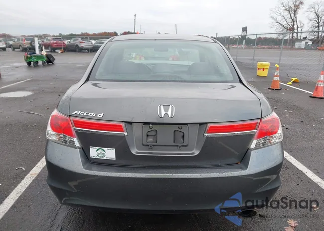 1HGCP2F36CA207952: 43658556