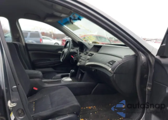 1HGCP2F36CA207952: 43658556