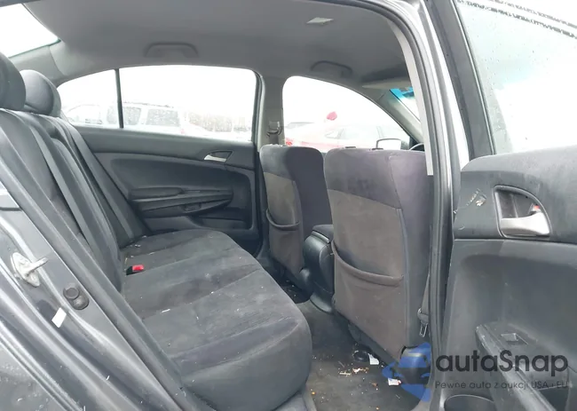 1HGCP2F36CA207952: 43658556