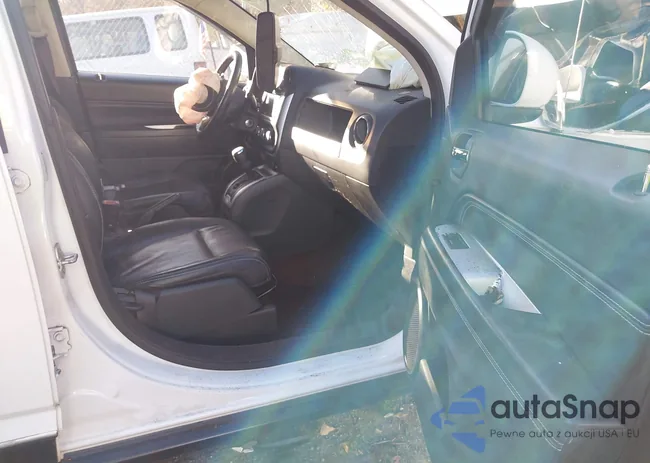 1C4NJDEB7GD550173: 43658642