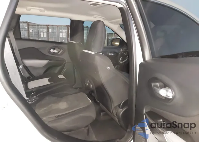 1C4PJLCB4EW155004: 43658685