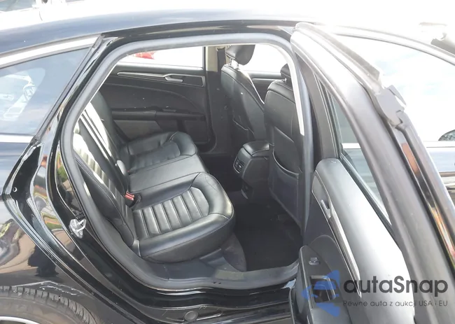 3FA6P0LU2HR131288: 43657852