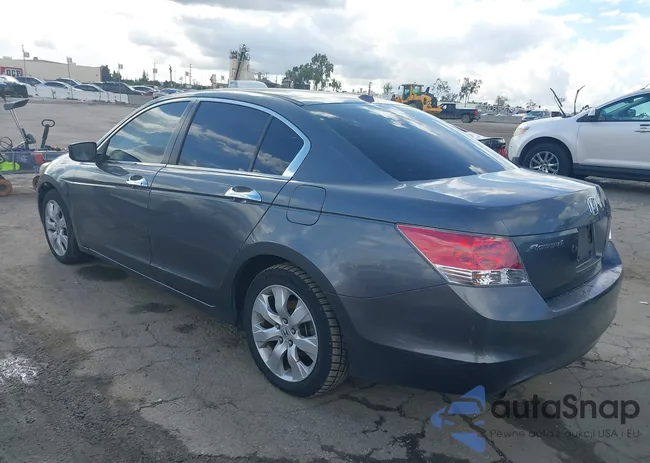 1HGCP3F8XAA025850: 43658130