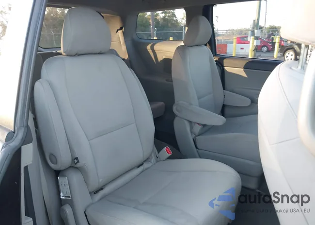 KNDMB5C10F6041599: 43659582