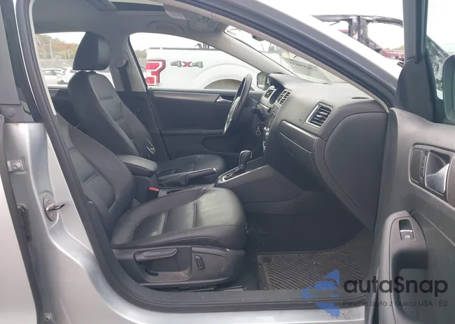 3VWLL7AJ9EM351494: 43659638