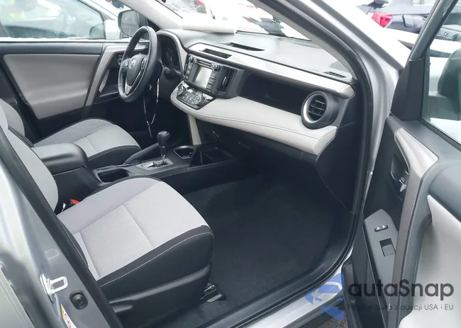 2T3RFREV5JW857040: 43659709