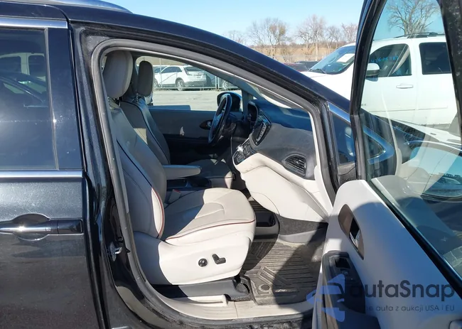 2C4RC1GG6HR620456: 43659716