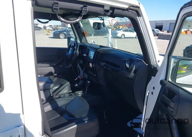 1C4BJWEG4FL677140: 43660571