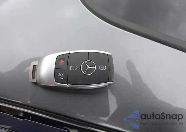 W1KWF8DB9MR641061: 43659824