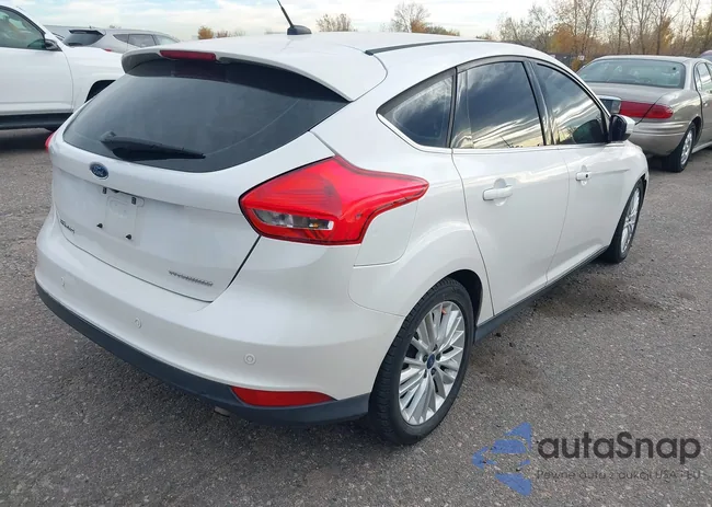 1FADP3N2XFL211275: 43659891