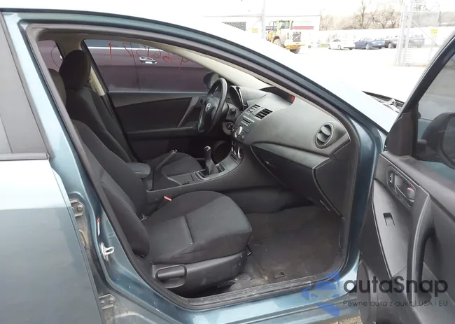 JM1BL1UF6B1403904: 43661579