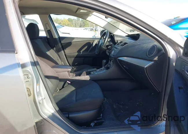 JM1BL1VF0B1406487: 43660952