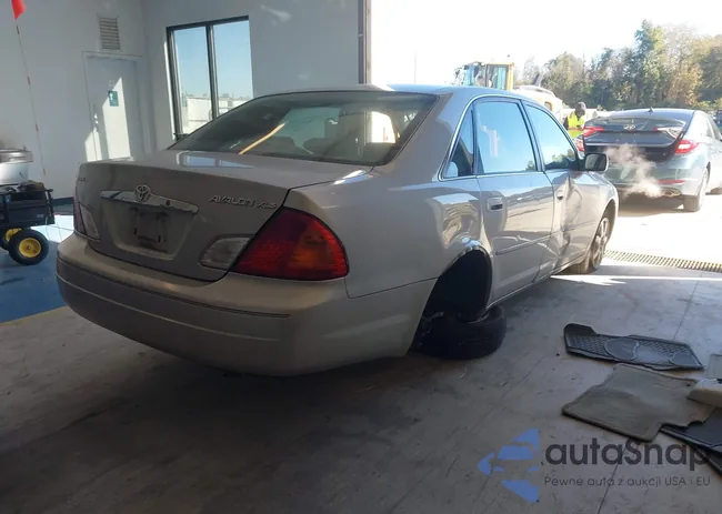 4T1BF28B92U257061: 43662252