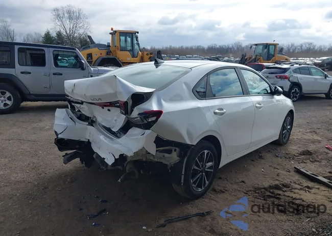 3KPF24AD4RE765441: 43662570