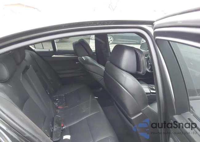 WBAFR9C51CDV58932: 43663479