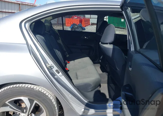 1HGCR2F33HA215203: 43663571