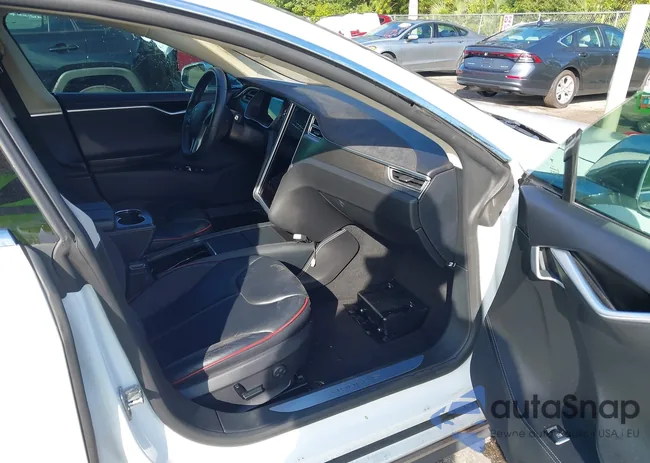 5YJSA1H10EFP65226: 43663575