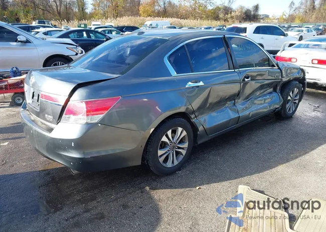 1HGCP3F82CA026820: 43664285