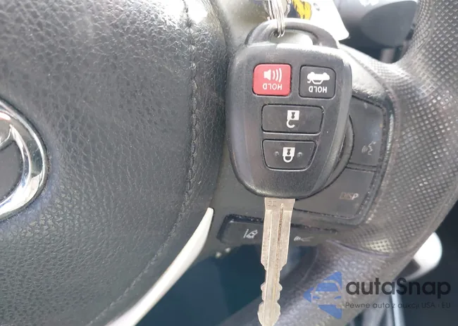 2T1BURHE9JC038142: 43664701