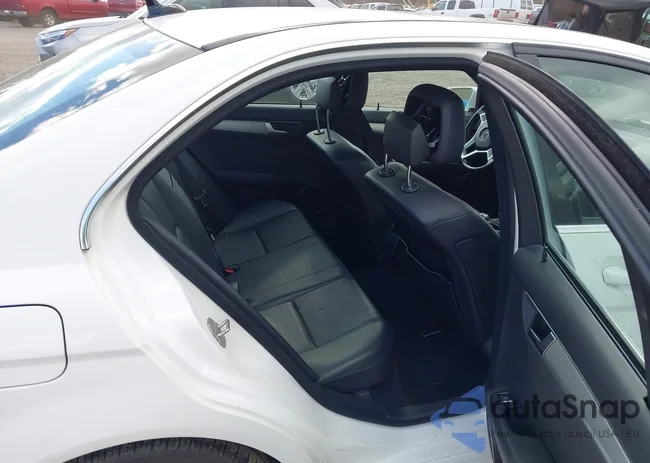 WDDGF8AB0DG144324: 43663900