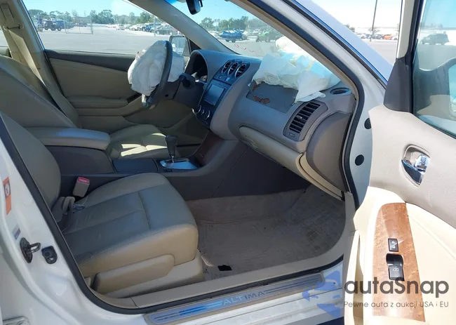 1N4AL21E09N560186: 43665619