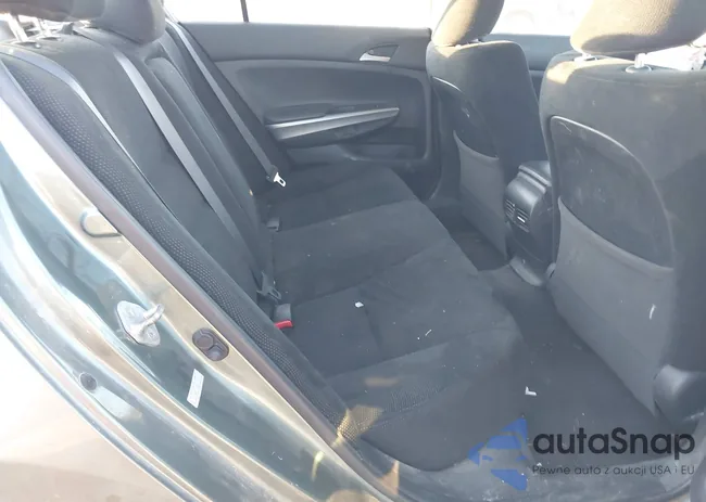 1HGCP2F73AA100065: 43665800