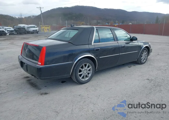 1G6KD5EYXAU130907: 43665866