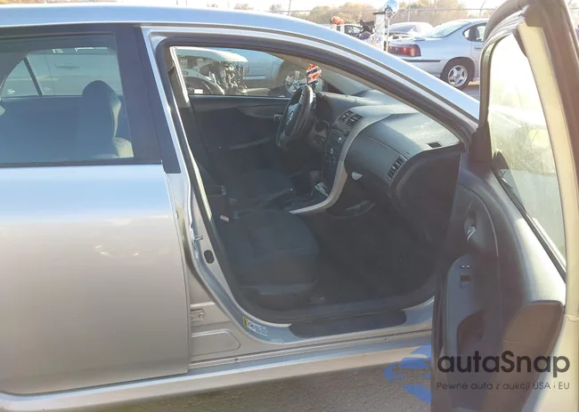 1NXBU40E99Z005635: 43667400