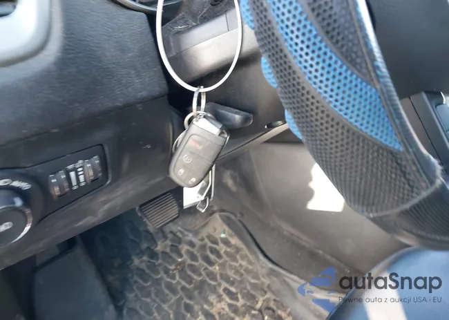 3C4NJDBB4KT768109: 43667090