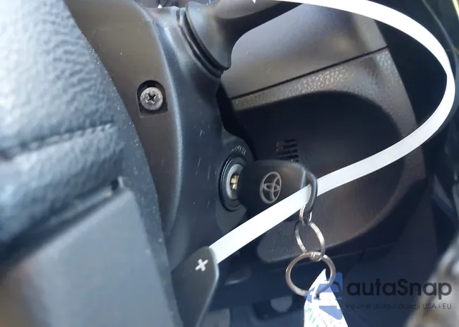 2T1BURHE9JC041784: 43669605