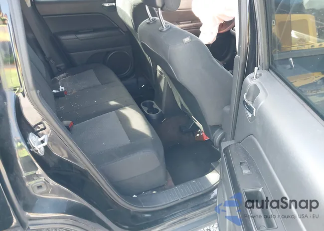 1C4NJCBA9FD313706: 43671173