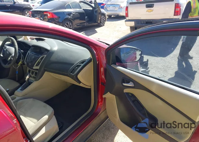 1FADP3F22DL106967: 43671230