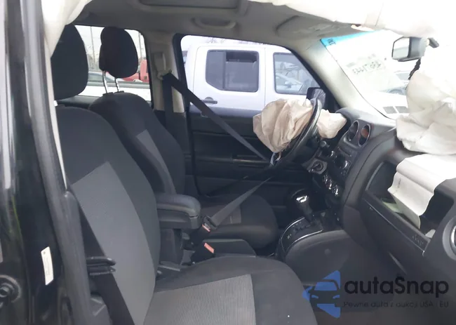 1C4NJRFB4ED549698: 43671443