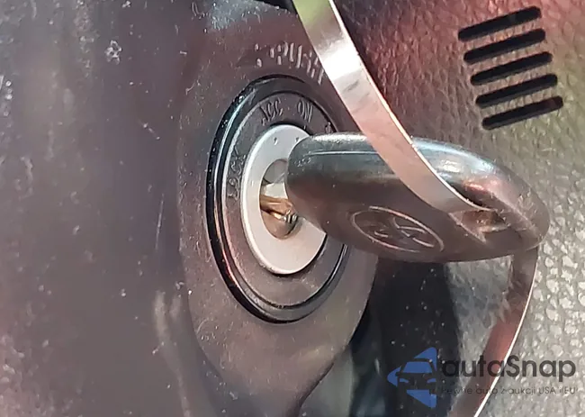 2T1BURHE5FC393610: 43671478