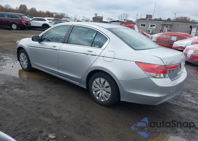 1HGCP2F38BA016080: 43671633