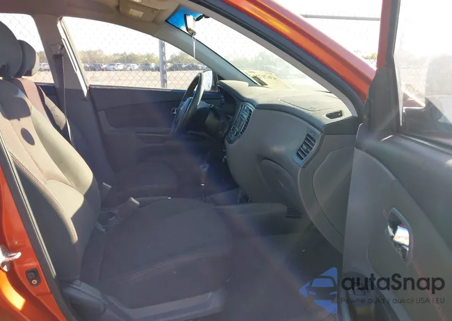 KNADH4A38A6644609: 43671723