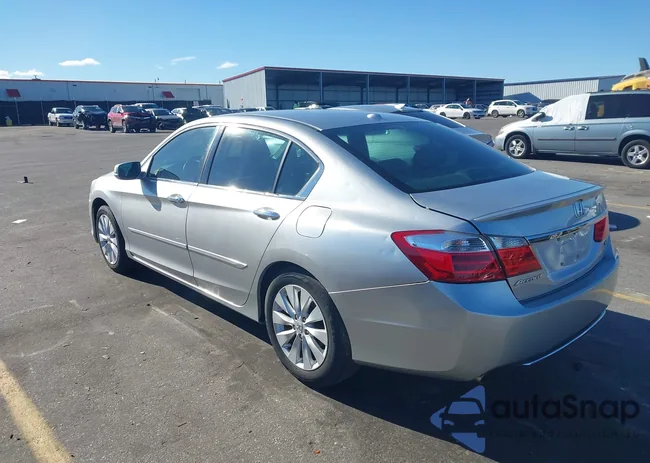 1HGCR3F88DA042886: 43670831